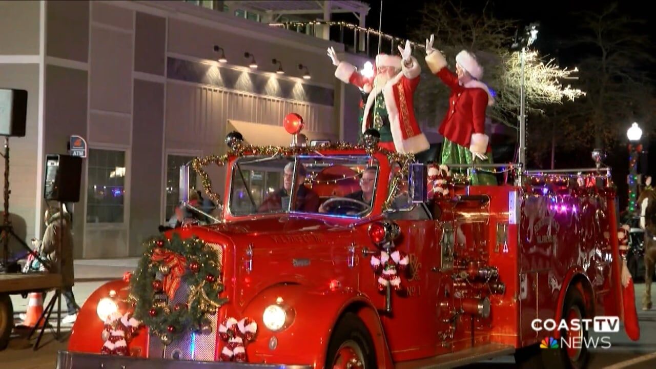 Holiday Spirit Shines Bright At Rehoboth Hometown Christmas Parade ...