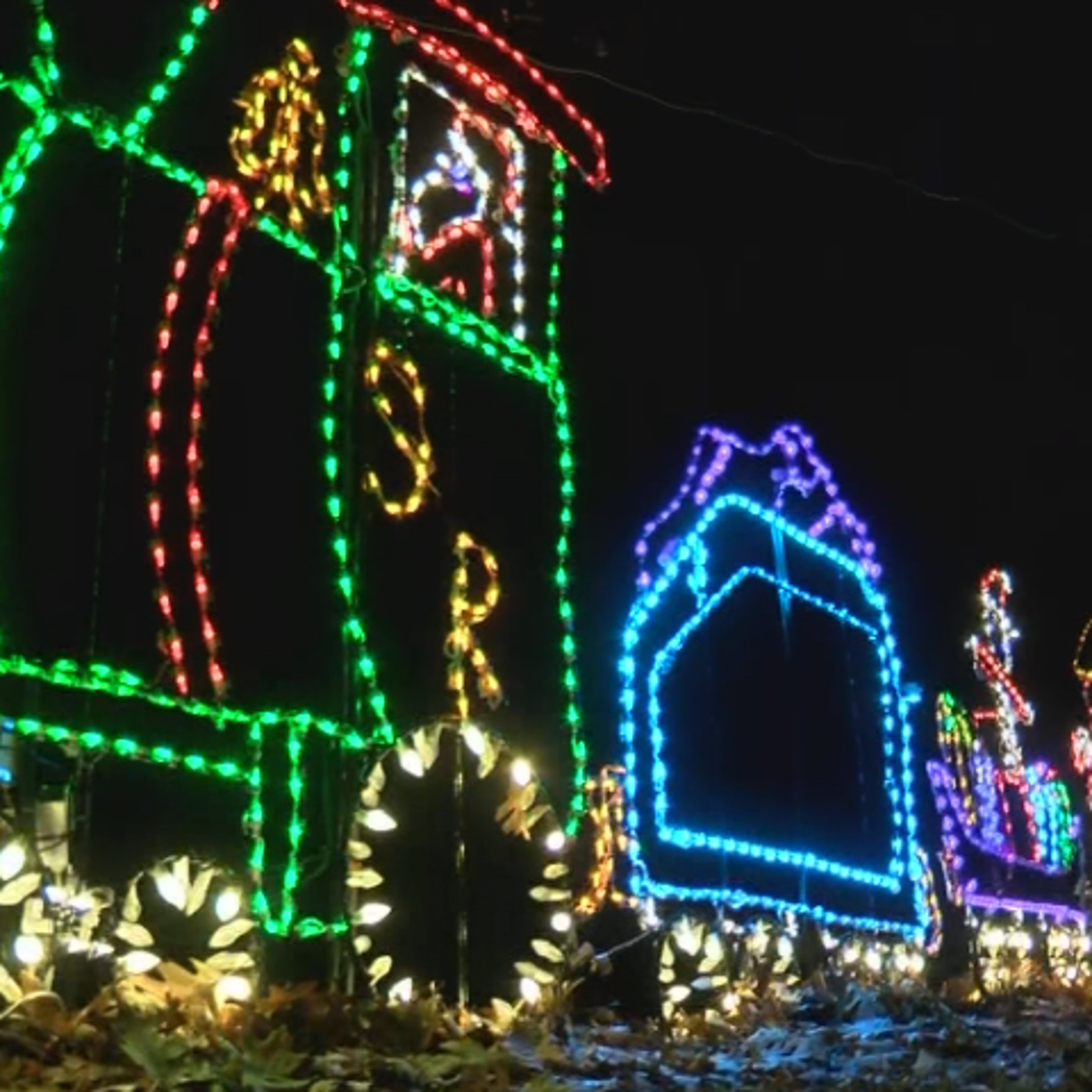 Sinnissippi Christmas Lights 2021 Festival Of Lights Starts For The 2020 Holiday Season Friday Evening Archive Wrex Com Sinnissippi Christmas Lights 2021 Festival Of Lights Starts For The 2020 Holiday Season Friday Evening Archive Wrex Com