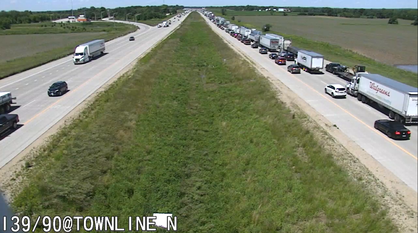UPDATE: I-90 Reopen After Crash Near Janesville | News | wrex.com