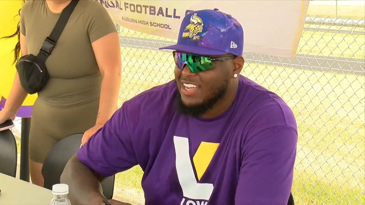 Vikings Teammate Josh Sokol Interviews Vederian Lowe 