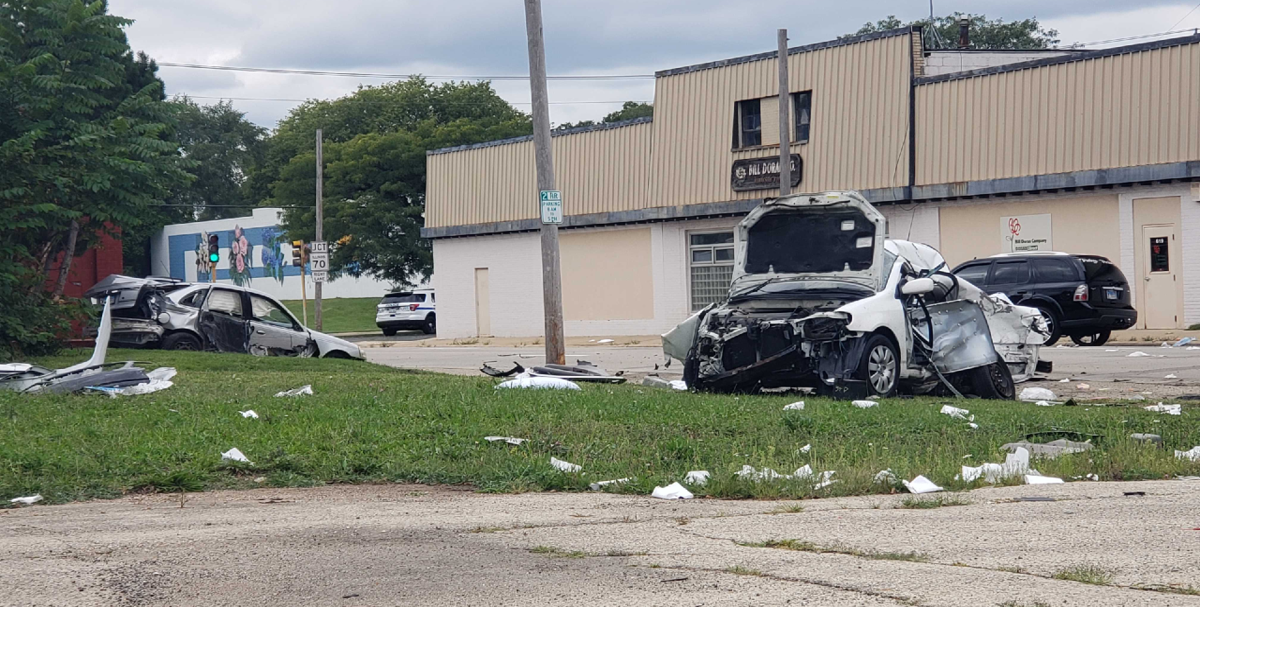 Three ambulance response for auto accident in Rockford | News | wrex.com