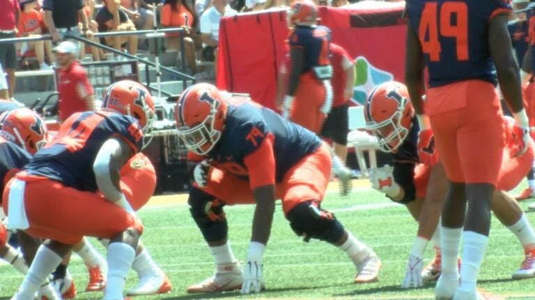 Vederian Lowe embracing leadership role in fifth year with Illinois, Sports