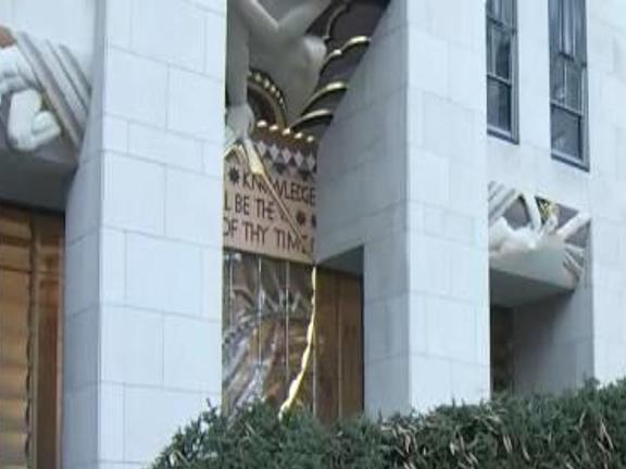 Home For The Holidays Rockefeller Tree Arrives In Nyc National News From The Associated Press Wrex Com