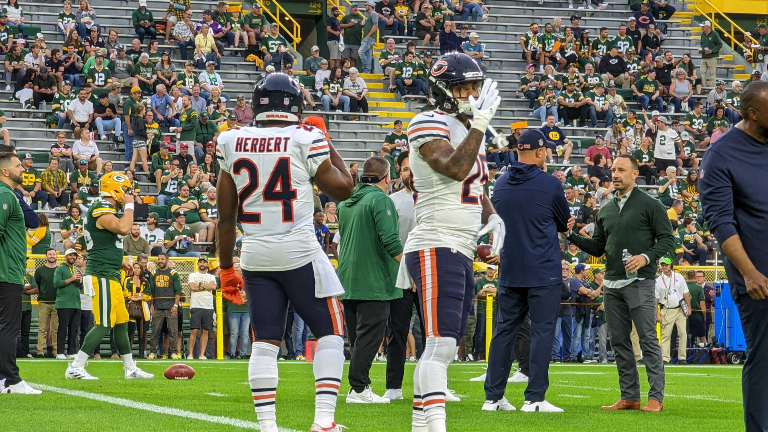 September 18, 2022: Chicago Bears quarterback Justin Fields (1) warming up  before the NFL football game between the Chicago Bears and the Green Bay  Packers at Lambeau Field in Green Bay, Wisconsin.