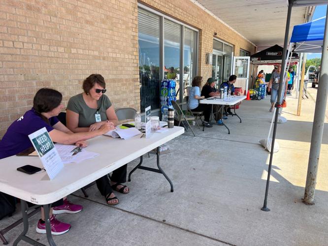 Community members step in to help their neighbors following EF-2 