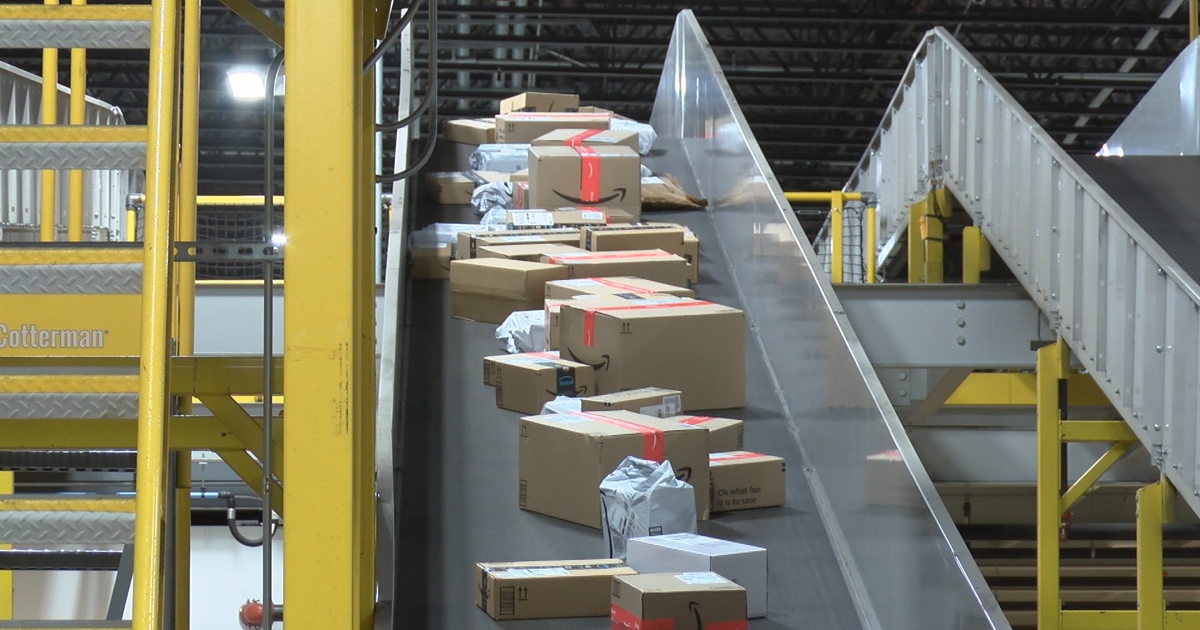 Rockford airport reaches highest-ever cargo ranking