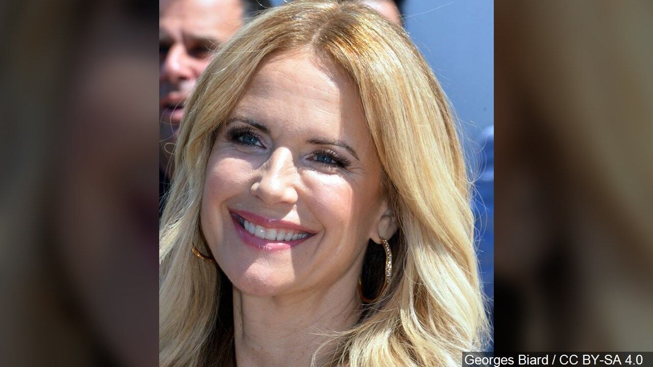 Kelly Preston, actor and wife of John Travolta, dies at 57 | News | wrex.com