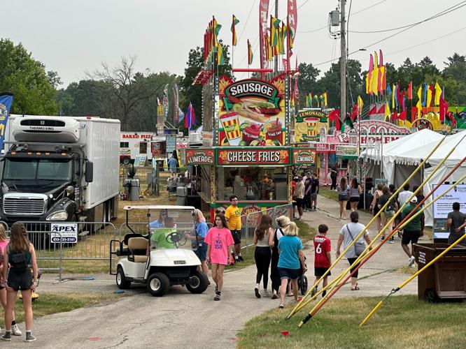 Photos 13 WREX at Old Settlers Days, 6/15