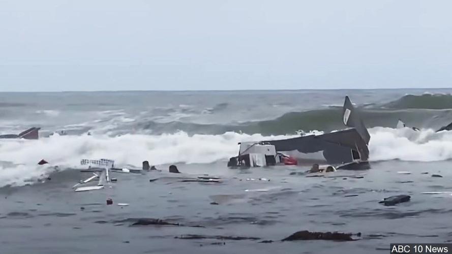 San Diego boat capsizes