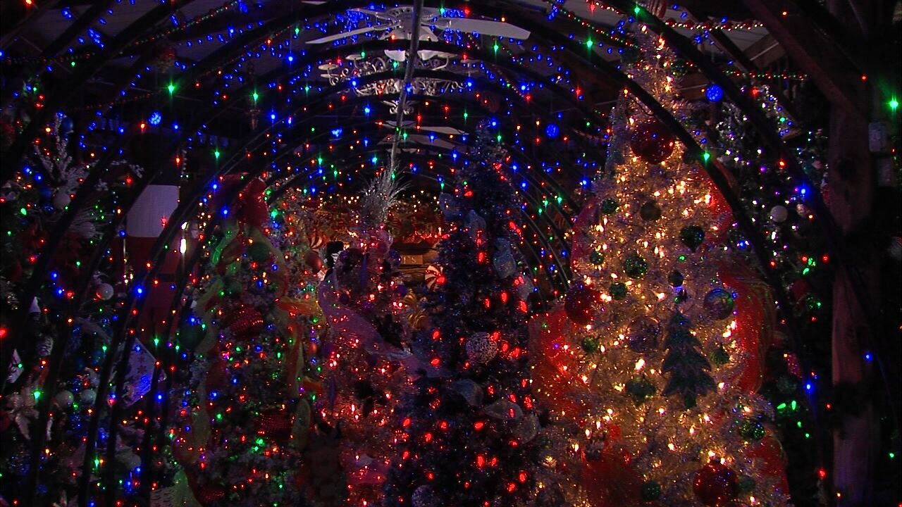 Pattis 1880 Settlement Christmas Lights 2022 Patti's 1880'S Settlement Continues Holiday Tradition | News | Wsiltv.com