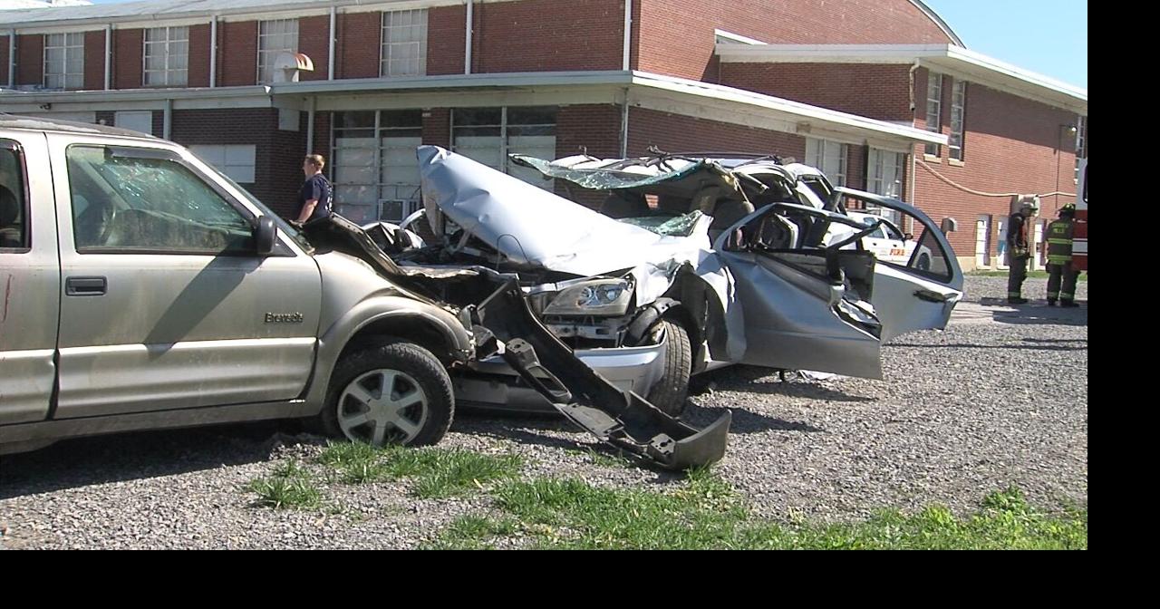 Carrier Mills High School teaches dangers of drunk driving during mock