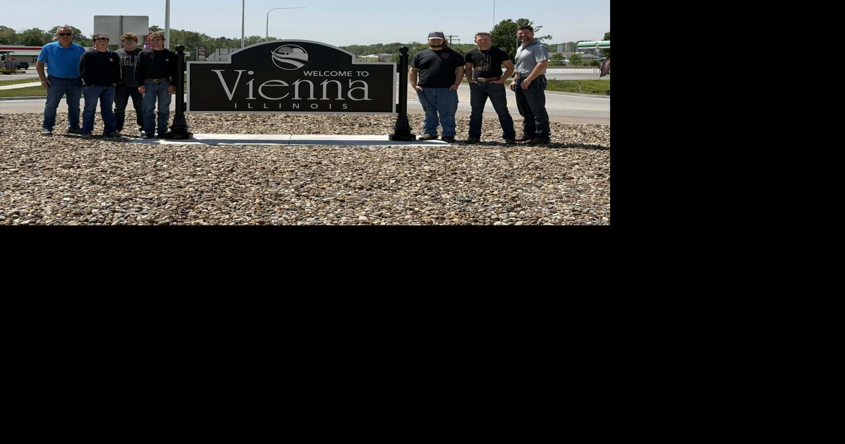 Vienna students build city's new roundabout welcome sign