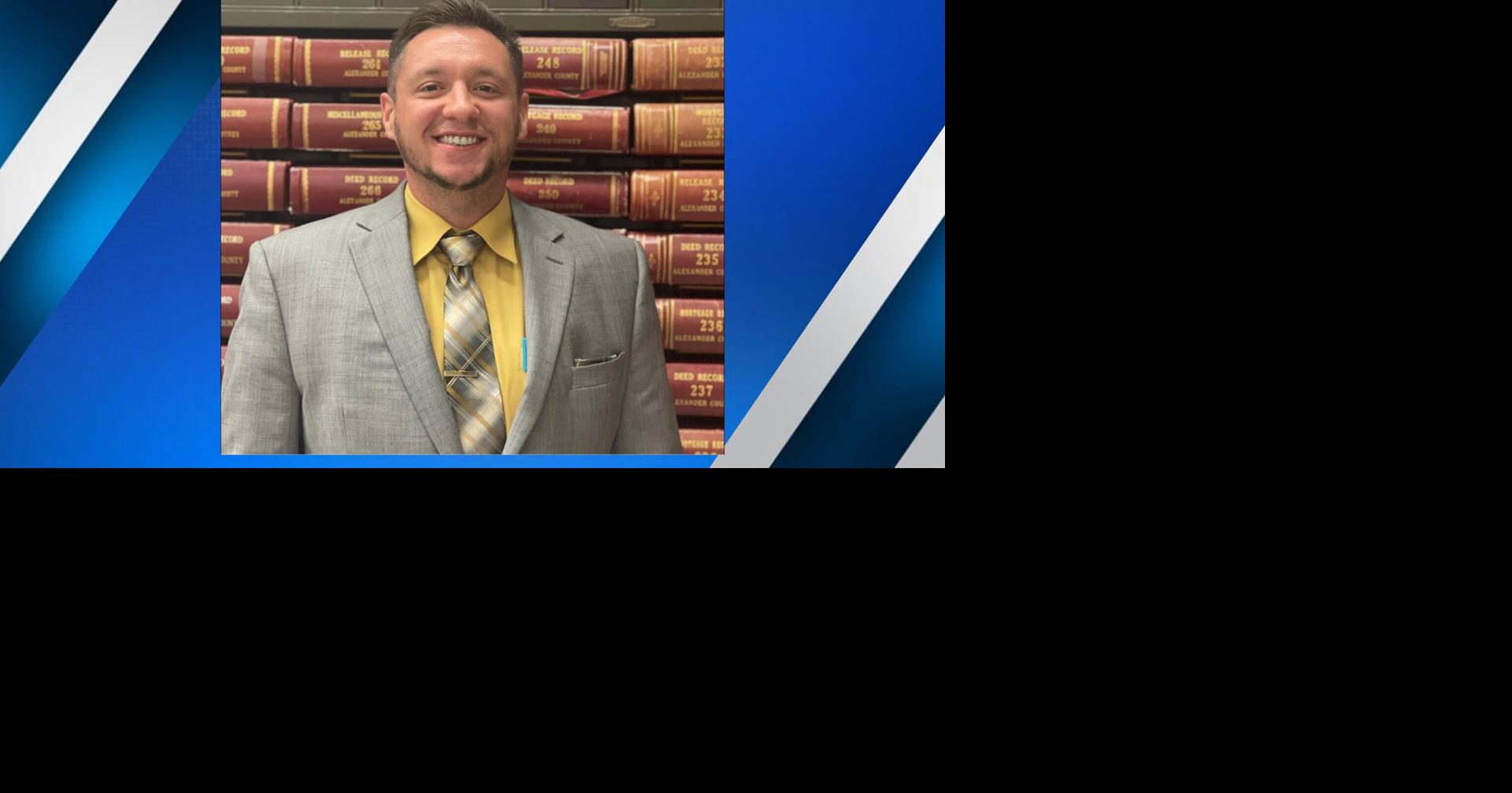 Alexander County Clerk faces battery charges | Crime and Courts ...
