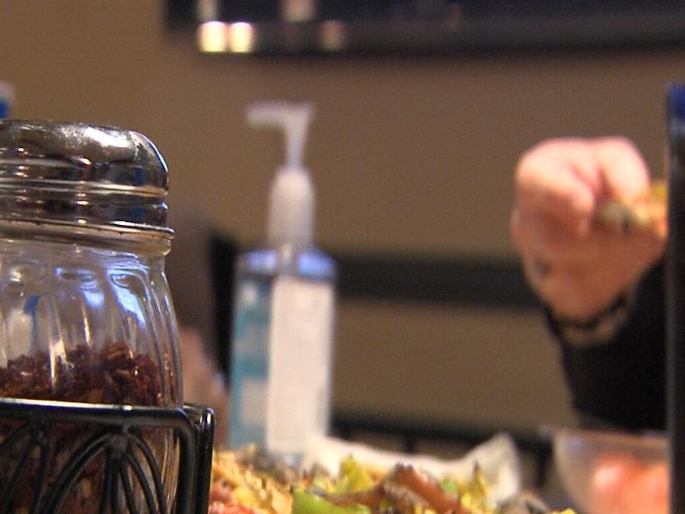 Long time coming': Marion restaurant ready for IL indoor mask ...