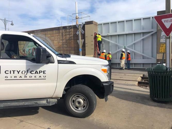 CapeWalkwayClosed