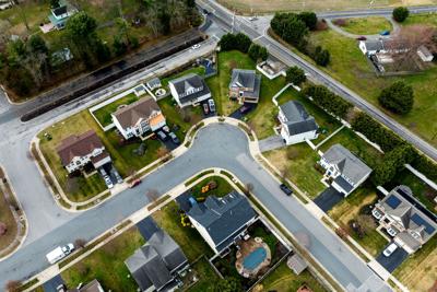 Mortgage rates drop after climbing for four weeks