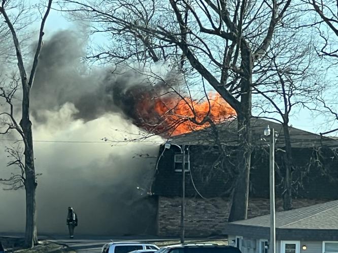 Fire breaks out at Ten Oaks apartments in Carterville