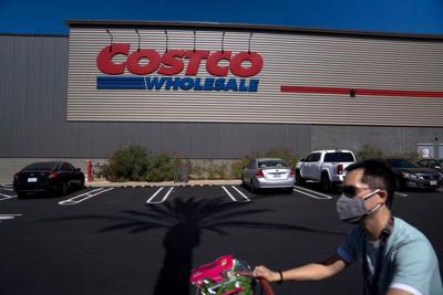 Costco’s longtime CEO steps down