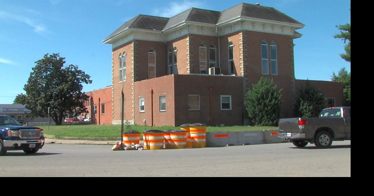 Benton businesses open despite courthouse demolition News
