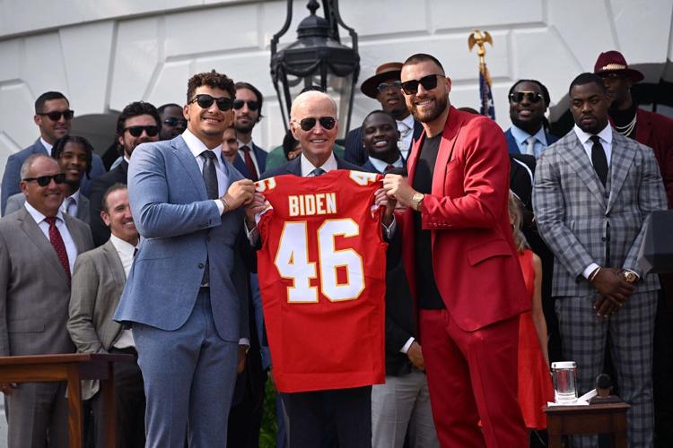 Watch Travis Kelce speech at Chiefs' Super Bowl celebration