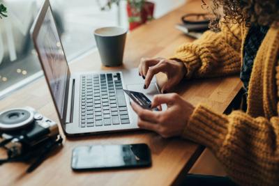 Online shoppers set Thanksgiving Day spending record after big discounts
