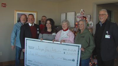 SIH Memorial Hospital of Carbondale Auxiliary Check Presentation