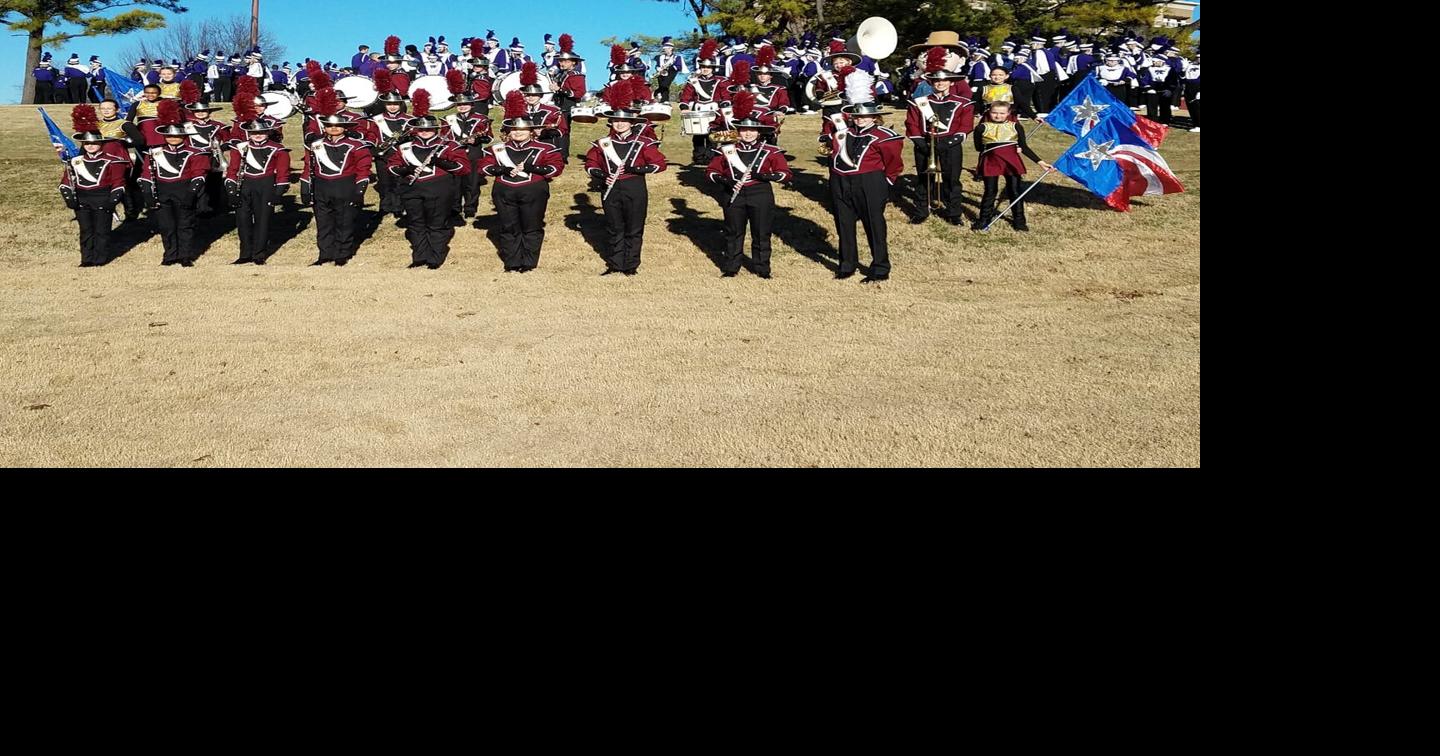 Cobden Marching Appleknockers perform during Liberty Bowl halftime