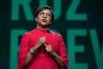 Walgreens CEO steps down