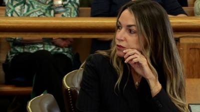 Mistrial declared for Karen Read, accused of killing her police officer boyfriend – and an investigator is relieved of duty