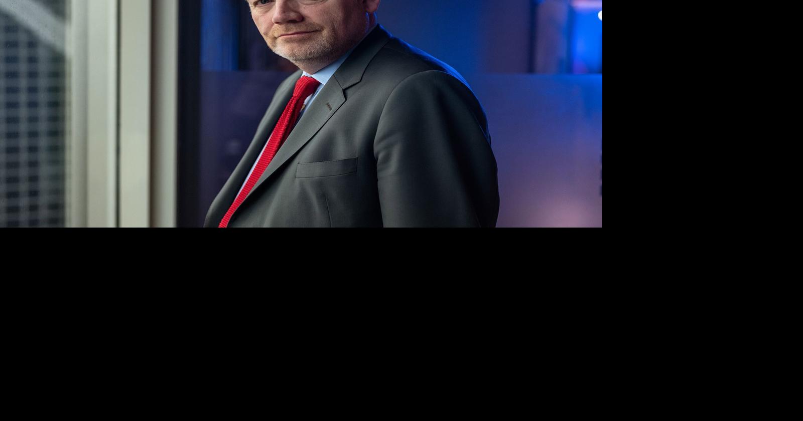 Mark Thompson named CNN chief executive and chairman at critical juncture in news network&rsquo;s history