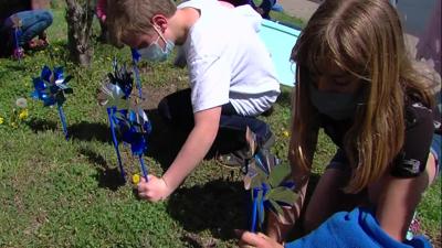 Planting-Pinwheels-Cobden_2021