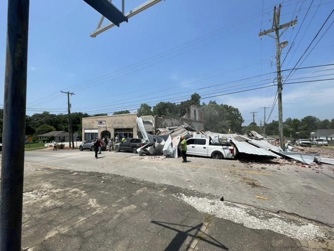 Collapsed building in Clinton
