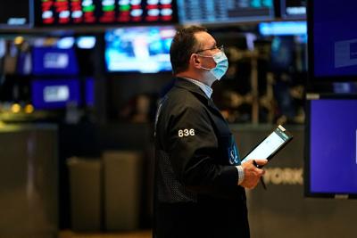Dow falls more than 460 points as Russia-Ukraine worries sink sentiment