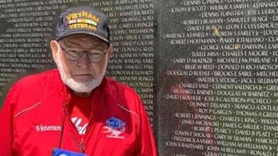 Jon Simmons at Vietnam Wall