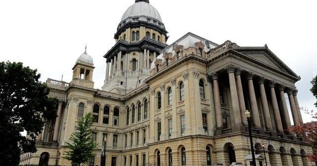 Illinois taxpayers urged to file early amid mailing changes