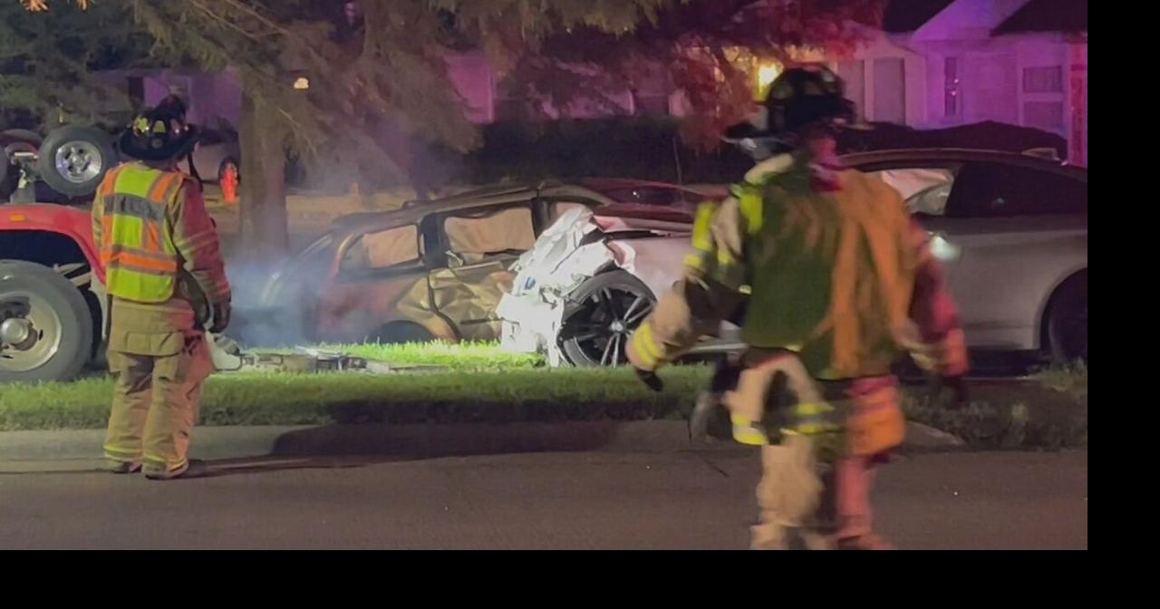 Two vehicles crash causing lane reduction in Carbondale Illinois