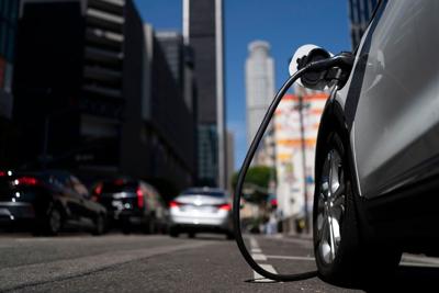 Seven major automakers, including GM, Stellantis and Honda, join to create US charging network