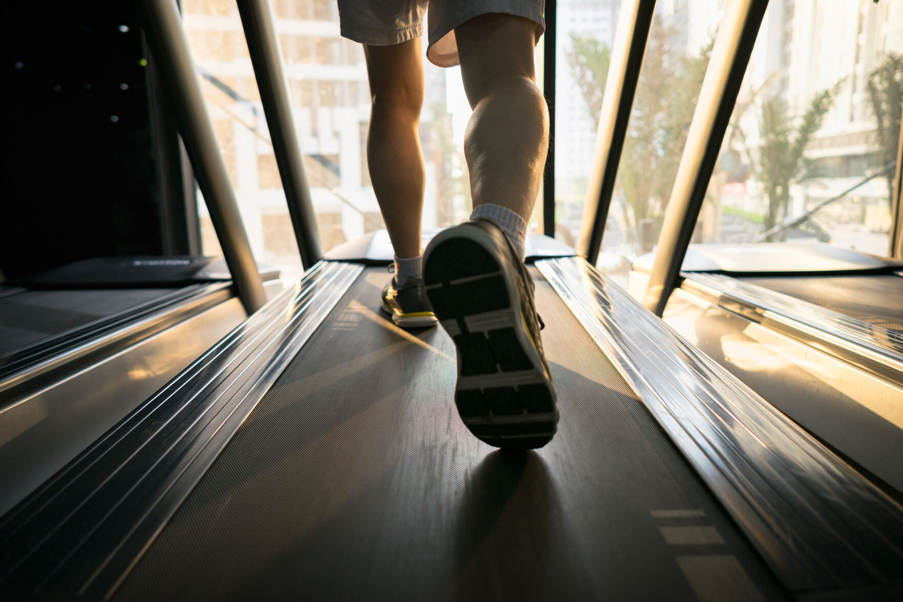 How to really torch plenty of calories walking on a treadmill