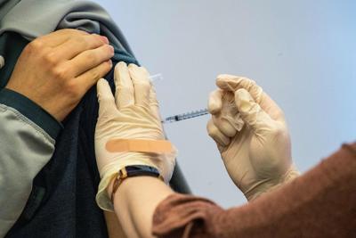 Covid-19 booster shot uptake is at all-time low in the US, CNN analysis finds