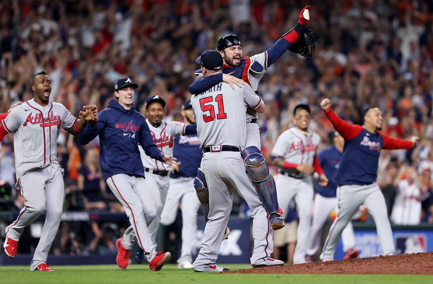 Braves win World Series for first time since 1995 by hammering