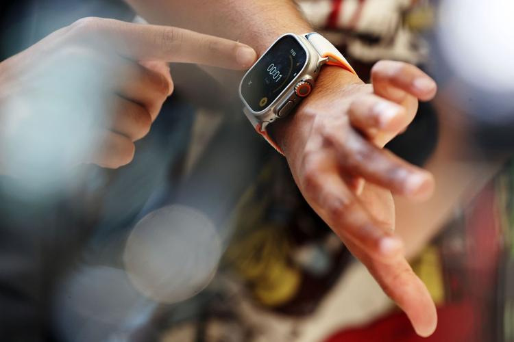 5 huge challenges facing Apple this year