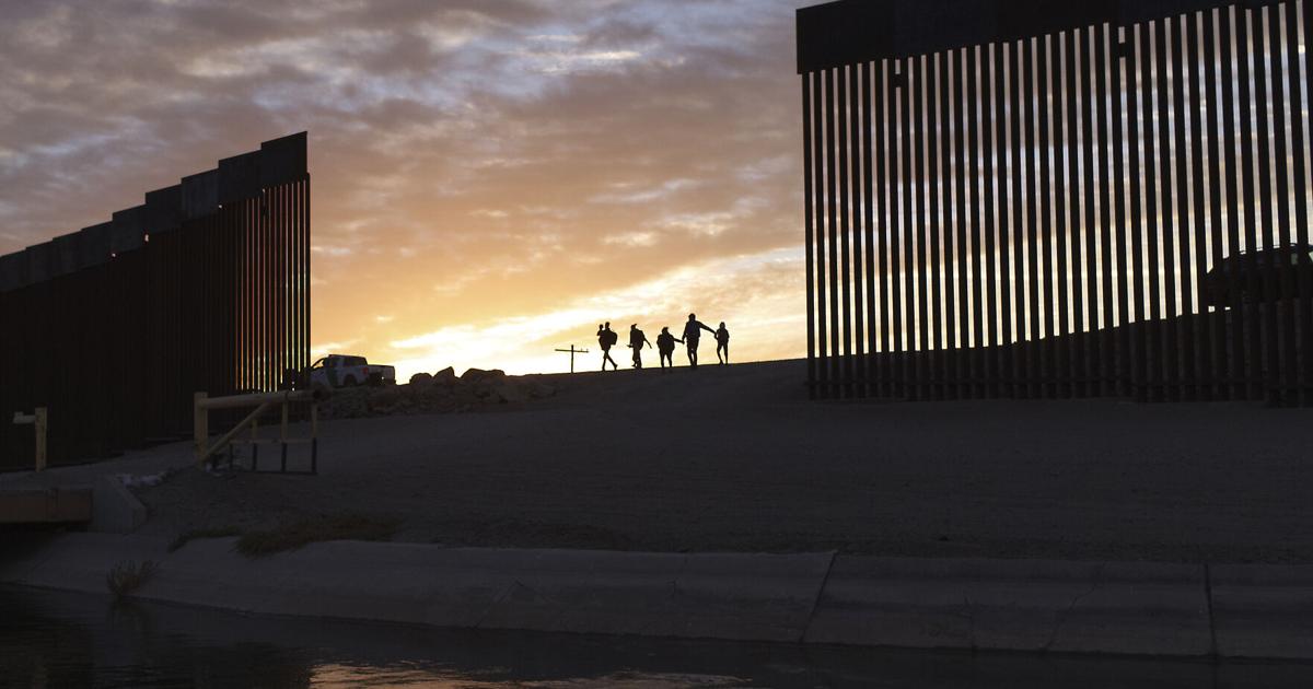Un número récord de migrantes ha muerto cruzando la frontera entre Estados Unidos y México.  Noticias