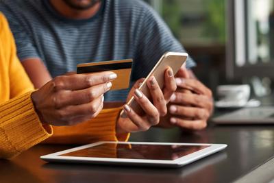 Americans’ credit scores are falling. That hasn’t happened in a decade
