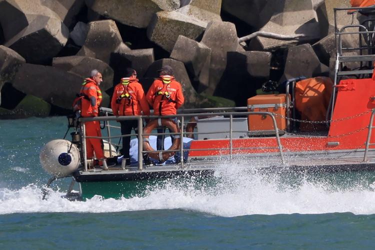 6 people die as migrant boat sinks in the English Channel