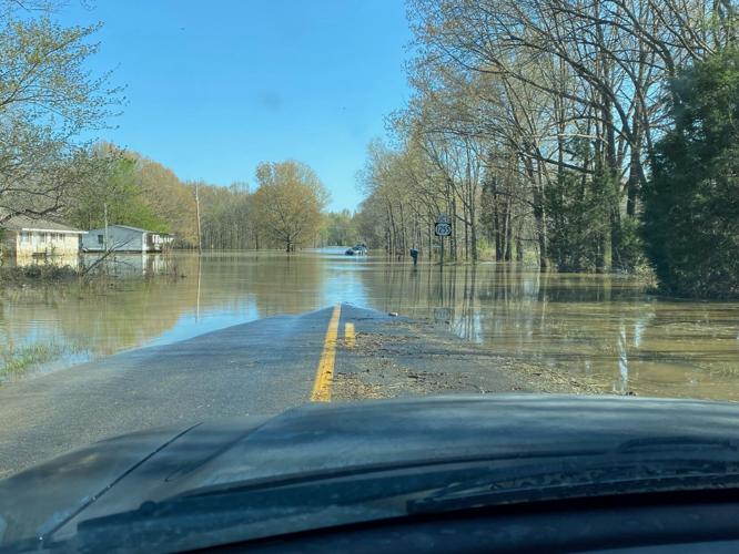 KY 348 at KY 1255 in McCracken County.jpg
