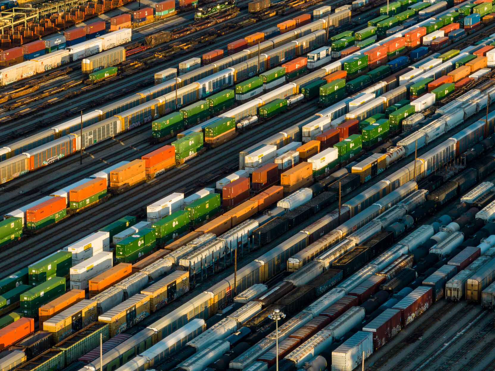 300 business groups call on Biden to intervene in rail unions contract vote