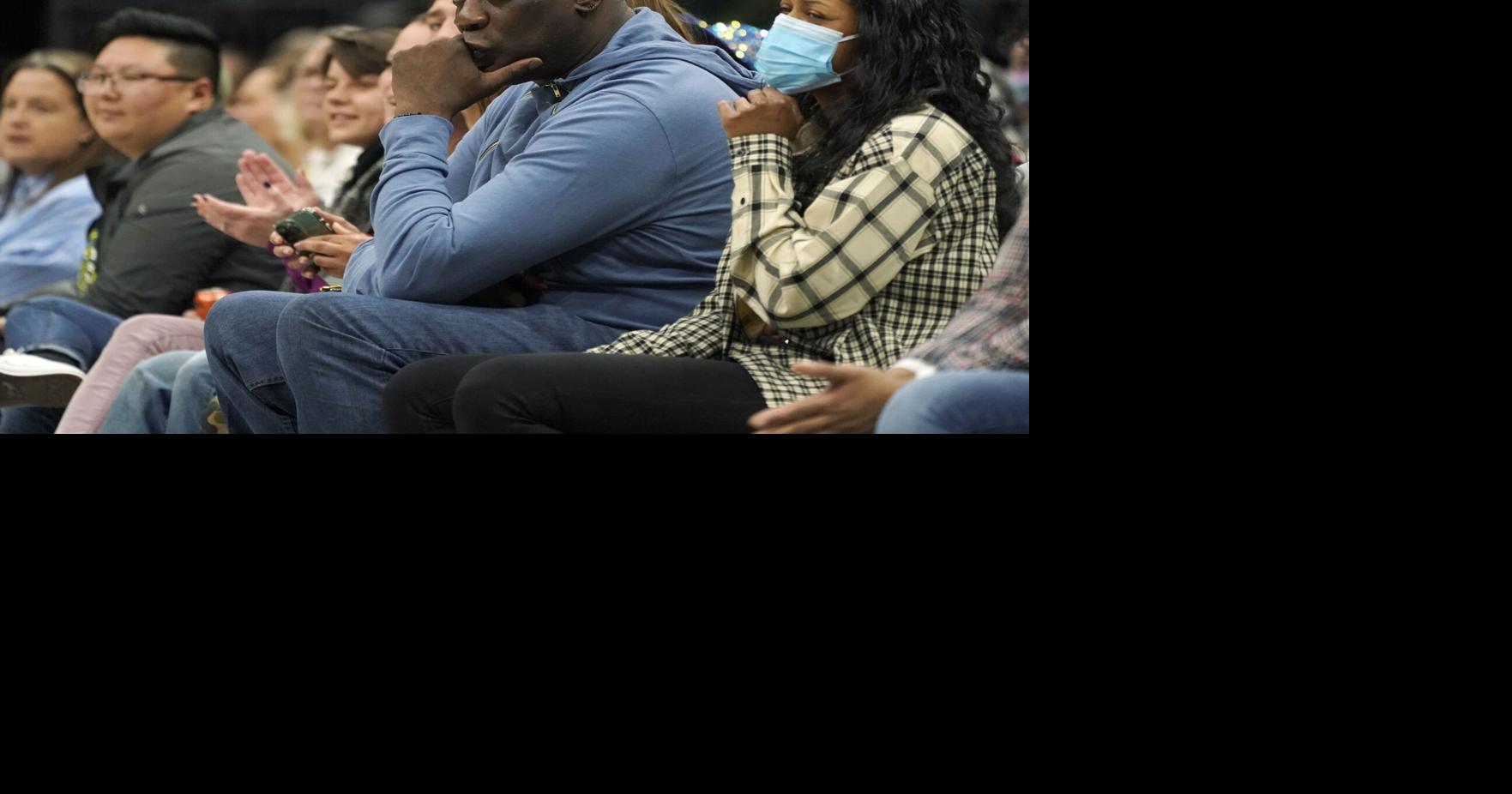 Former NBA star Shawn Kemp faces felony charge in shooting outside Mall last month