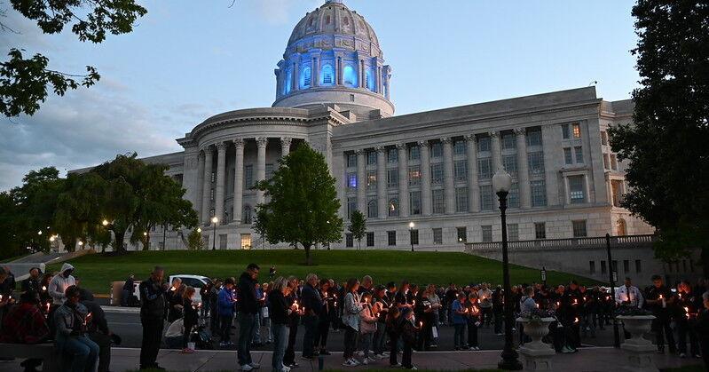 Missouri Capitol dome shines blue for fallen officers, two local officers added to Wall of Honor