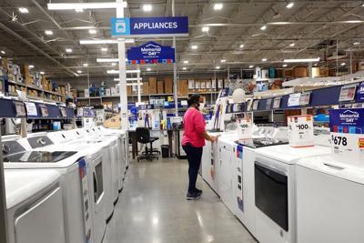 Lowe’s, Best Buy and Kohl’s predict a weak holiday