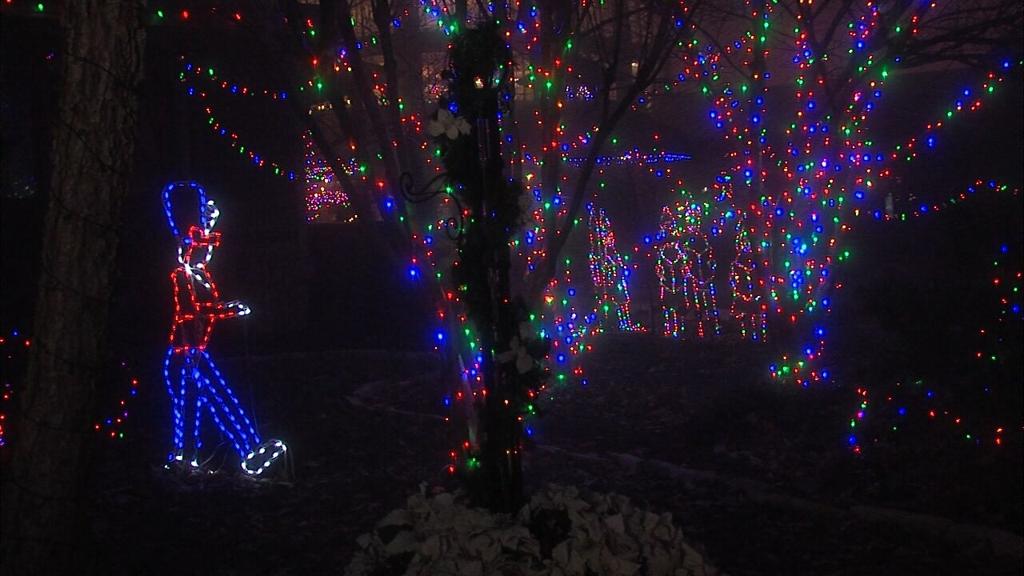 Pattis Settlement Christmas Lights 2022 Admission Fee Patti's 1880'S Settlement Continues Holiday Tradition | News | Wsiltv.com